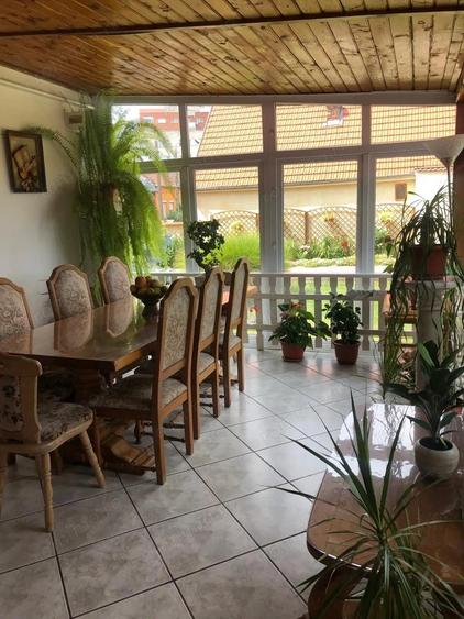 Casă cu 7 camere cu Teren 1100 Mp în Soarelui