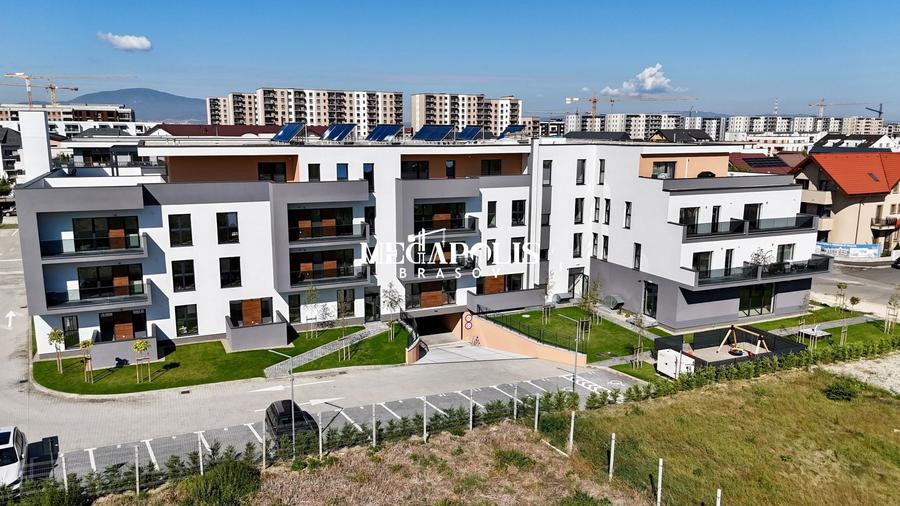 Apartament cu 2 camere decomandat în Tractorul