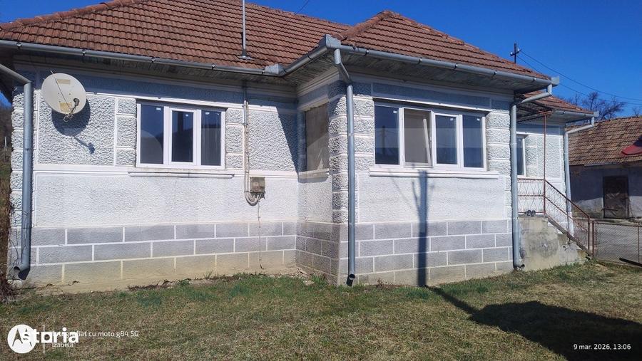 Casă cu 3 camere în Șomcutu Mic