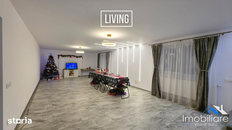 Casă cu 4 camere cu Teren 506 Mp în Petros