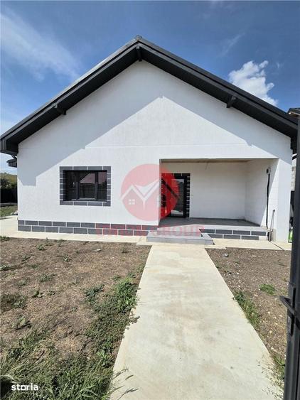 Casă cu 3 camere în Valu lui Traian