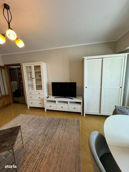 Apartament cu 3 camere decomandat în Ciupercenii Noi
