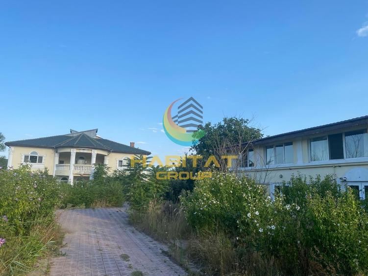 Casă individuală cu 10 camere cu Canalizare în Ciolpani