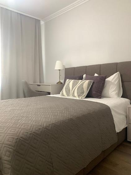 Apartament cu 3 camere semidecomandat, mobilat în Ultracentral