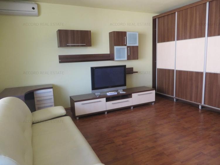 Garsonieră decomandată în Politehnica