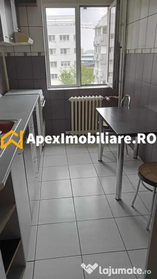 Apartament cu 3 camere decomandat în Dristor
