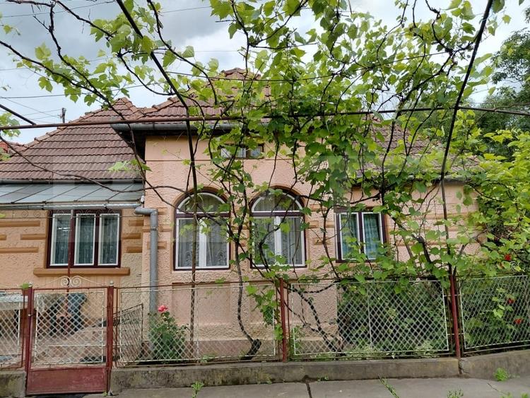 Casă individuală cu 3 camere cu Canalizare în Chiheru de Jos