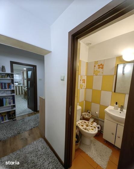 Apartament cu 4 camere decomandat, mobilat în Central