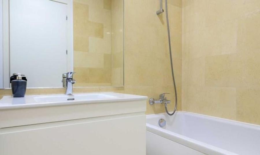 Apartament cu 2 camere decomandat, mobilat în 1 Mai