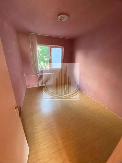 Apartament cu 3 camere semidecomandat în Șagului