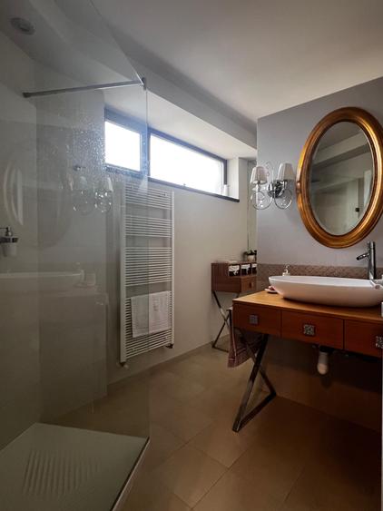 Apartament cu 3 camere decomandat în Lunei