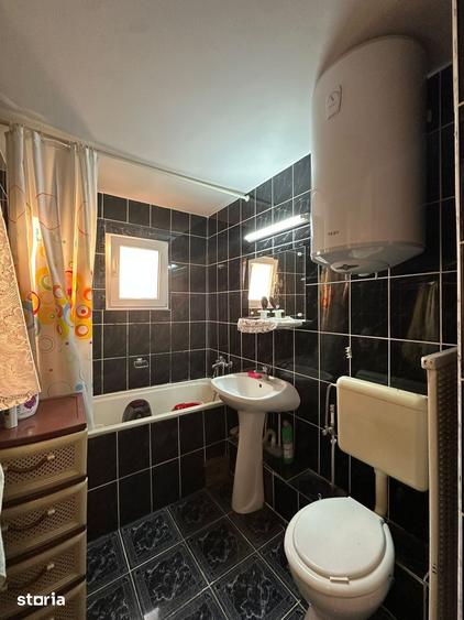 Apartament cu 3 camere decomandat în Între Lacuri