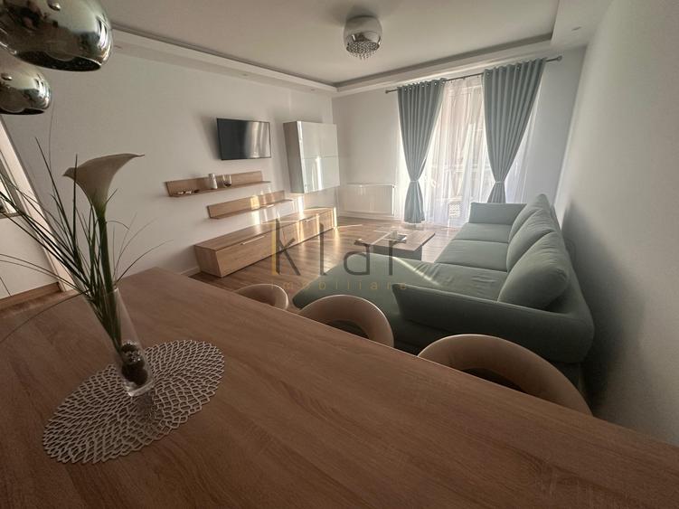 Apartament cu 2 camere semidecomandat, mobilat în Central
