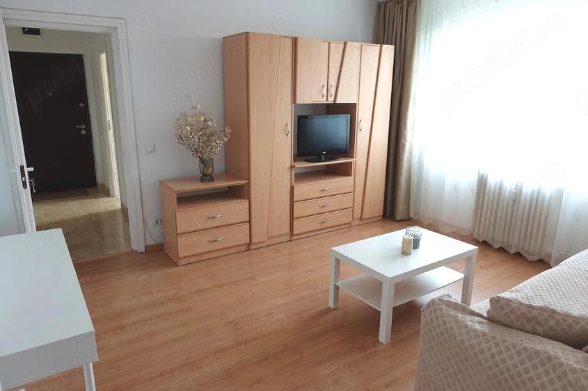 Apartament cu 3 camere semidecomandat, mobilat în Gara de Nord