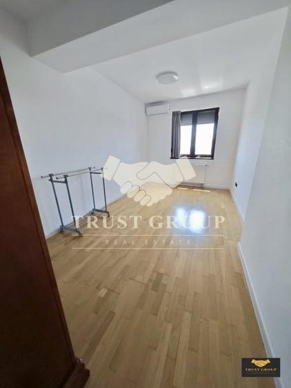 Apartament cu 3 camere decomandat, mobilat în Dacia