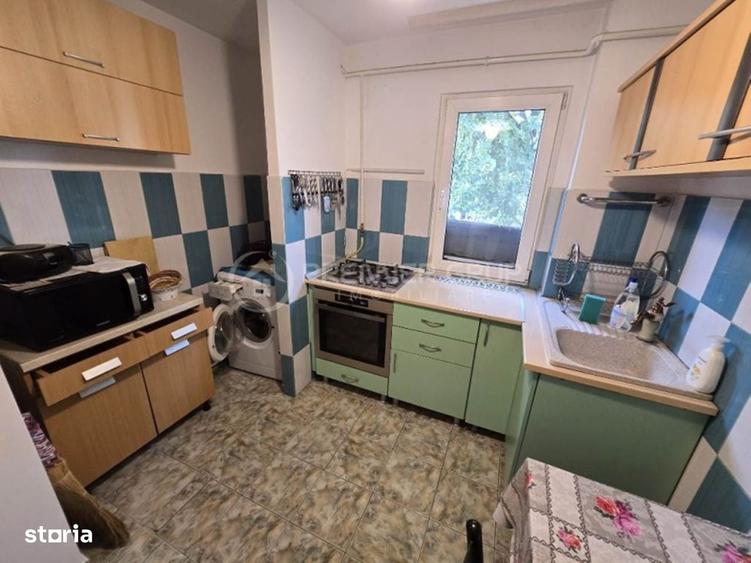 Apartament cu 2 camere semidecomandat în Podu Roș