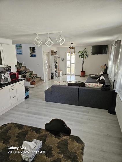 Casă cu Teren 500 Mp în Vinga