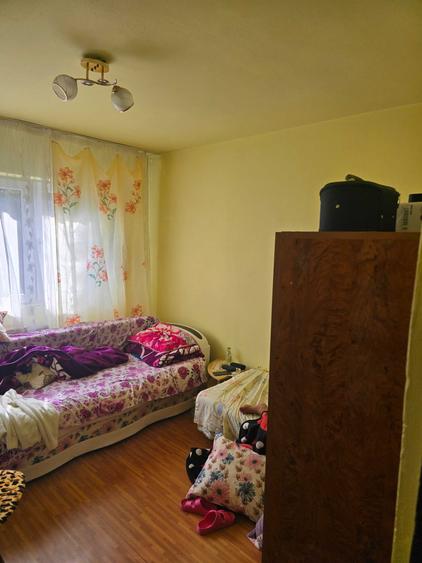 Vand apartament 2 camere situat pe strada viitorului bloc 9A, sc2,etaj 2, ap.29. Pret negociabil 32500 de euro. Contact: 0034603258553. - 5