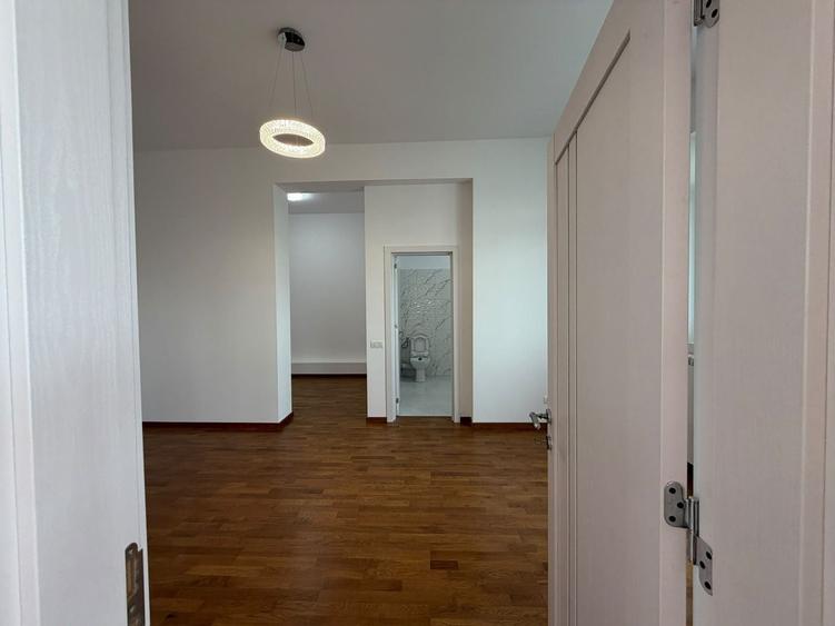 Penthouse cu 5 camere decomandat în Parcul Carol