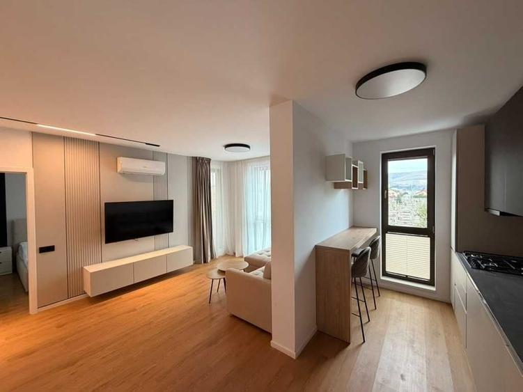 Apartament cu 2 camere semidecomandat în Florești