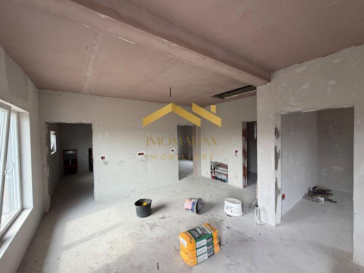 Duplex cu 3 camere cu Canalizare în Sânmihaiu Român