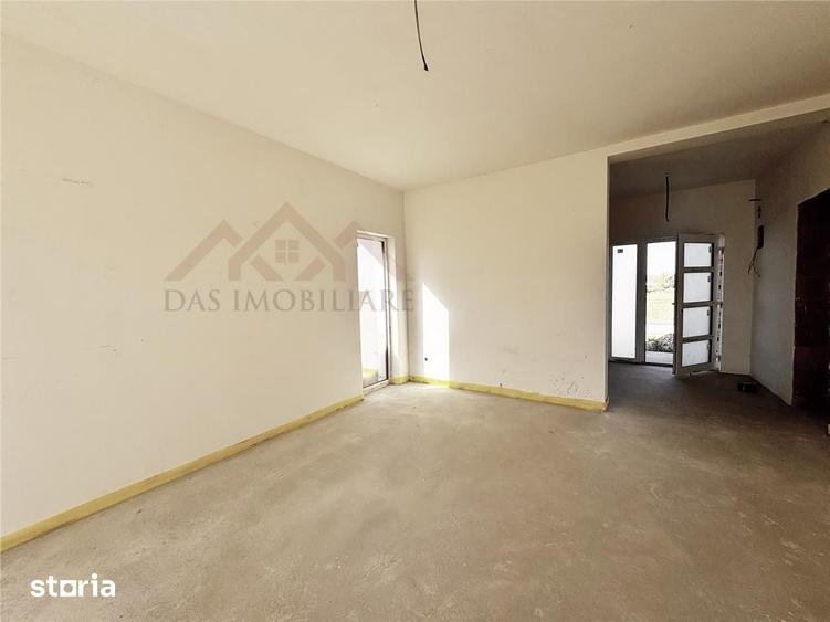 Casă cu 6 camere cu Teren 460 Mp în Recea