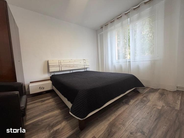 Apartament cu 3 camere semidecomandat în Griviței