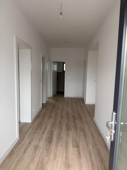 Casă cu 4 camere în Ciurbești