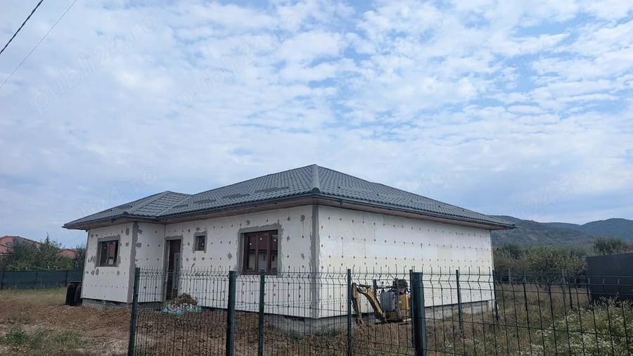 Casă cu Teren 487 Mp în Central