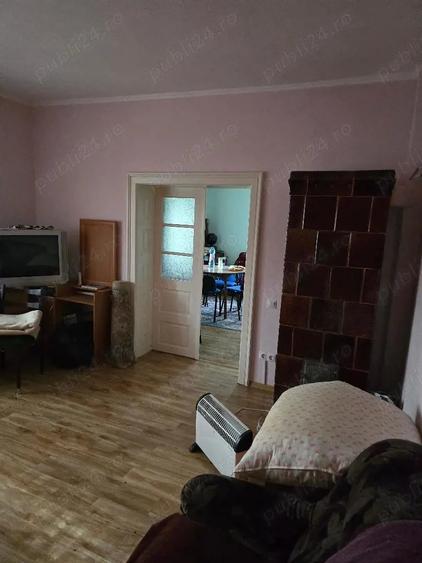 Casă cu 3 camere cu Teren 2500 Mp în Pietroasa
