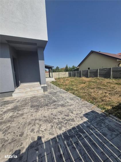 Casă cu 3 camere cu Teren 350 Mp în Central