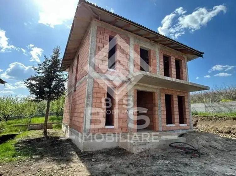 Casă individuală cu 5 camere cu Canalizare în Nord
