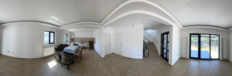 Casă individuală cu 6 camere cu Teren 400 Mp în Sud