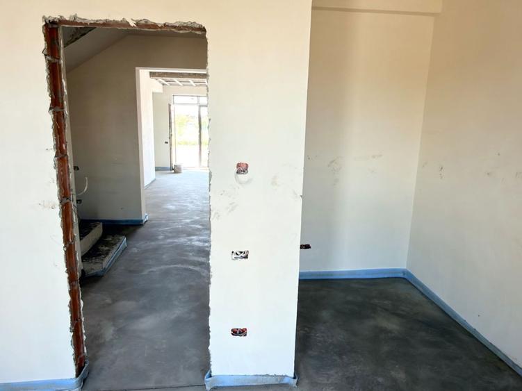 Duplex cu 4 camere cu Canalizare în Dumbrăvița