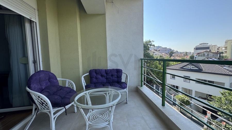 Apartament cu 3 camere semidecomandat, mobilat în Herăstrău