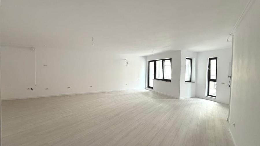 Apartament cu 3 camere decomandat în Nerva Traian