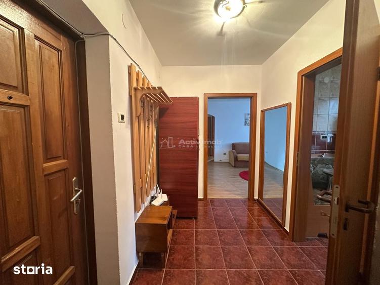 Apartament cu 3 camere semidecomandat în Luncă