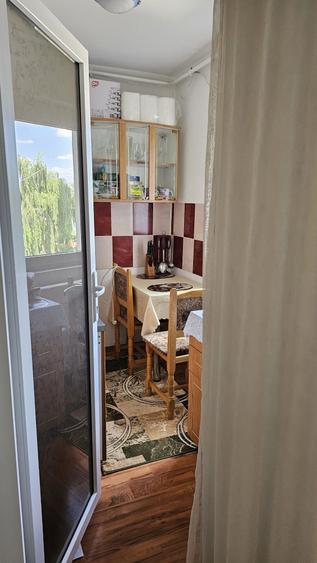 Garsonieră decomandată în Central