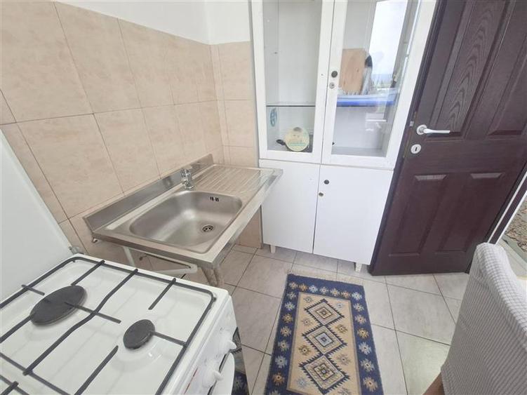 Garsonieră decomandată în 9 Mai