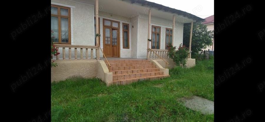 Casă cu 4 camere în Plopana
