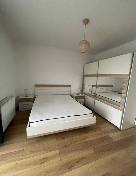 Apartament cu 2 camere semidecomandat în Europa