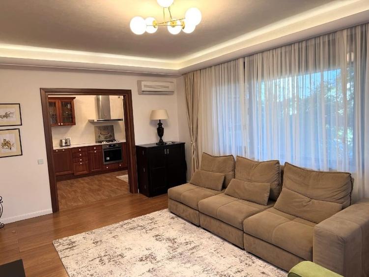 Apartament cu 3 camere decomandat, mobilat în Barbu Văcărescu