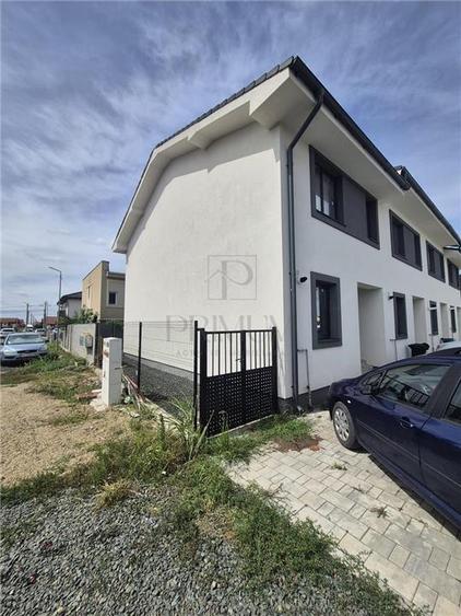Casa insiruita - partea de margine - teren 90mp - toate utilitatile - zona excel - 6