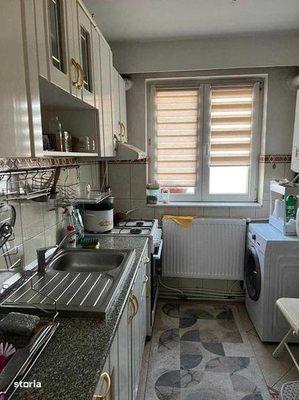 Apartament cu 3 camere decomandat în Letea Veche