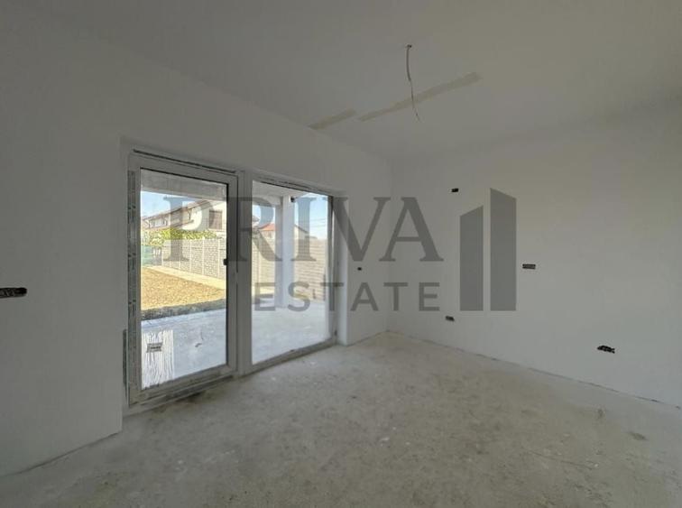 Duplex cu 4 camere cu Canalizare în Moșnița Nouă