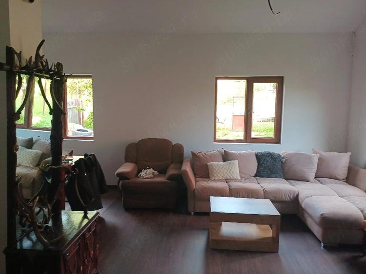 Casă cu 2 camere cu Teren 903 Mp în Mărtinești