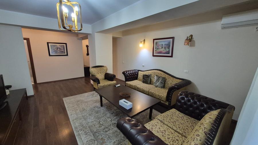 Apartament cu 3 camere decomandat în Herăstrău