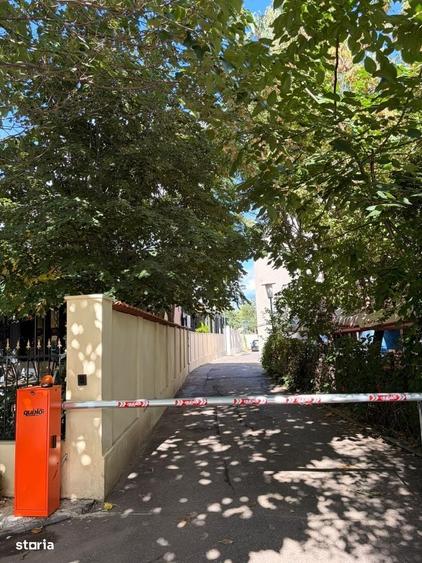 Casă cu 4 camere în Bălcescu