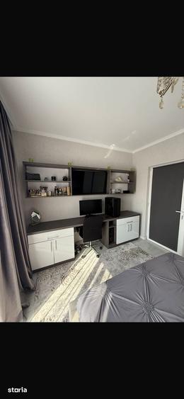 Casă cu 4 camere cu Teren 200 Mp în Central