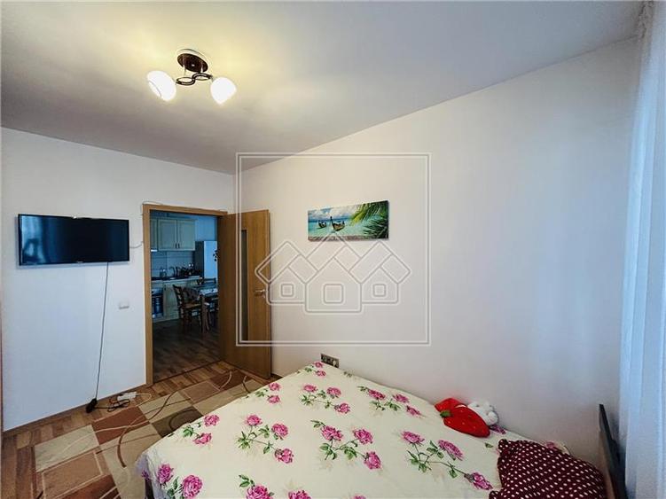Apartament cu 2 camere decomandat în Exterior Sud
